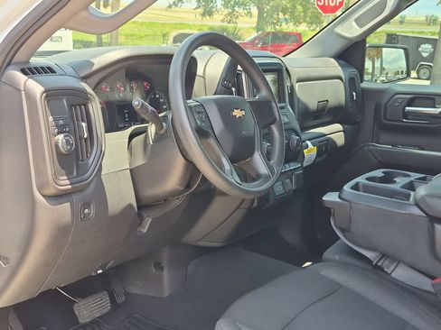 Used 2024 Chevrolet Silverado 1500 Custom RWD image 9