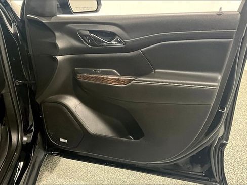 Used 2022 GMC Acadia Denali image 29