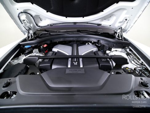 Used 2025 Rolls-Royce Cullinan AWD/4WD image 39