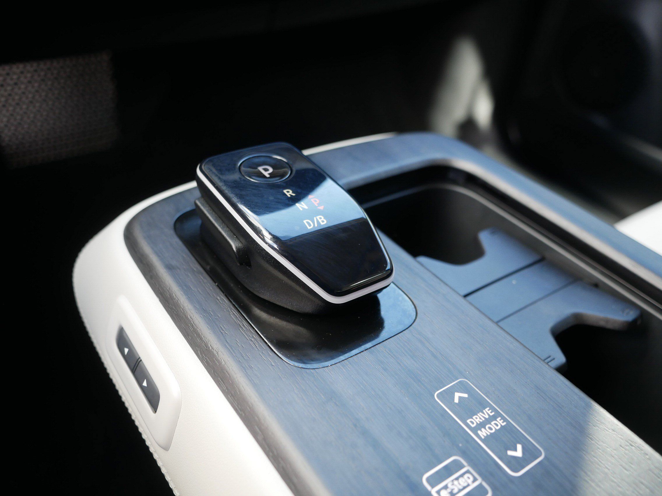 Certified 2024 Nissan Ariya AWD image 22