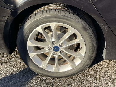 Used 2020 Ford Fusion Energi Titanium image 9