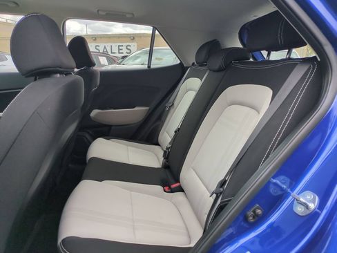 Used 2025 Hyundai Venue SEL FWD image 26