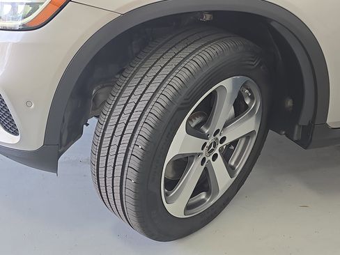 Used 2021 Mercedes-Benz GLC 300 4MATIC image 33