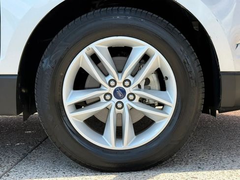 Used 2017 Ford Edge SEL w/ Equipment Group 201A FWD image 25