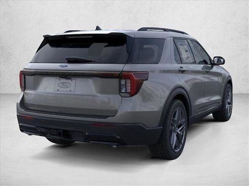 New 2026 Ford Explorer ST-Line w/ ST-Line Street Pack RWD image 8