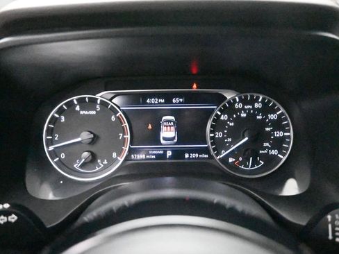 Used 2023 Nissan Rogue SV image 10