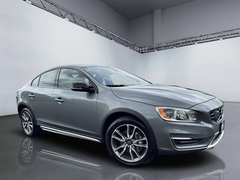 Used 2016 Volvo S60 T5 Cross Country Platinum AWD/4WD image 27