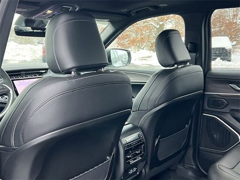 New 2025 Jeep Grand Cherokee L Limited w/ Trailer Tow Package image 40