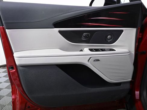 New 2026 Lincoln Nautilus Reserve image 22