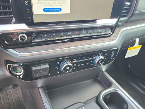 New 2026 GMC Sierra 1500 SLT image 25