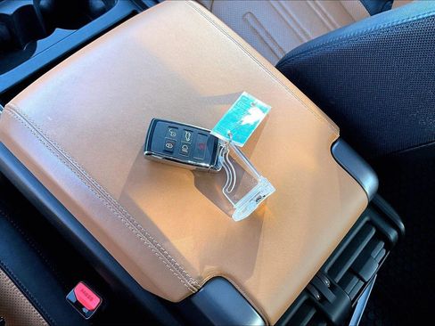 Used 2021 Land Rover Defender 90 X image 9