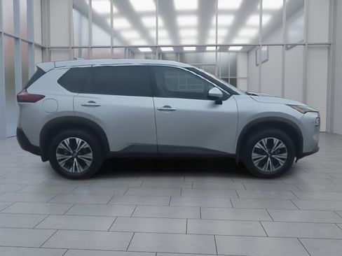 Certified 2022 Nissan Rogue SV AWD/4WD image 9