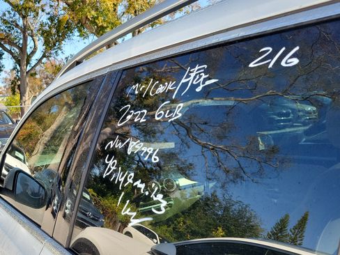 Used 2022 Mercedes-Benz GLB 250 image 6