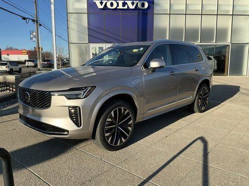 New 2026 Volvo XC90 T8 Plus w/ Protection Package Premier AWD/4WD image 2