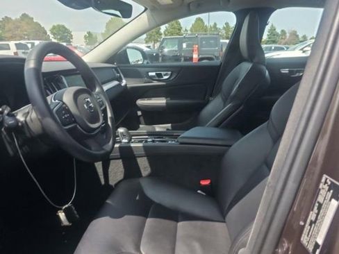 Used 2025 Volvo S60 B5 Core FWD image 5