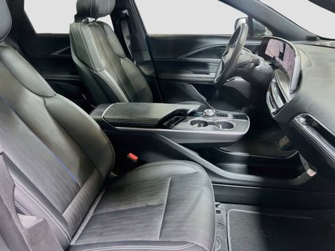 Used 2025 Cadillac Lyriq Sport AWD/4WD image 26