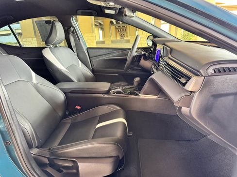 Used 2025 Toyota Camry SE w/ Convenience Package FWD image 26
