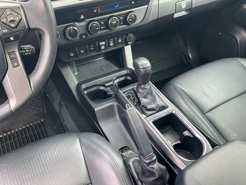 Used 2019 Toyota Tacoma TRD Sport image 43