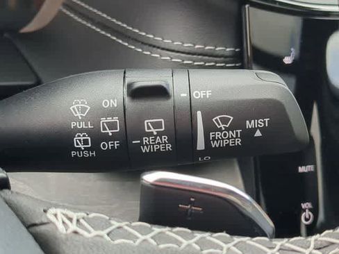 New 2026 Jeep Grand Cherokee Limited w/ Luxury Tech Group II AWD/4WD image 28