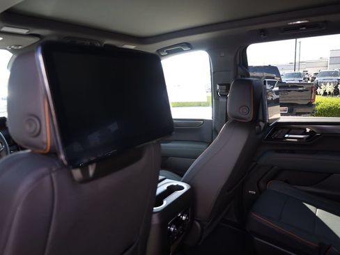 New 2026 GMC Yukon XL AT4 w/ AT4 Premium Plus Package AWD/4WD image 19