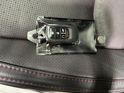 Used 2025 Honda Pilot Black Edition image 37