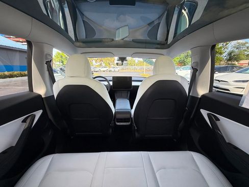 Used 2022 Tesla Model Y Performance AWD/4WD image 25