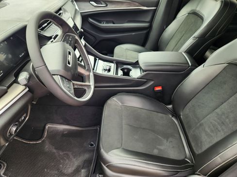 New 2026 Jeep Grand Cherokee Altitude AWD/4WD image 12