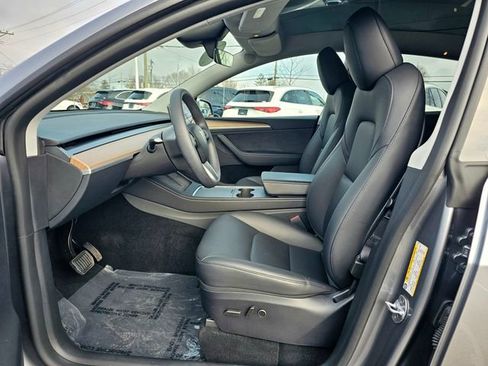 Used 2024 Tesla Model Y Long Range image 16