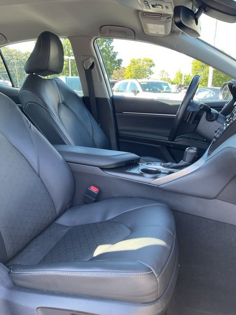 Used 2023 Toyota Camry XSE FWD image 17