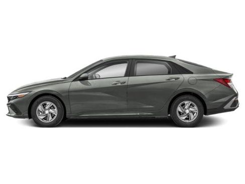 New 2026 Hyundai Elantra SE FWD image 2