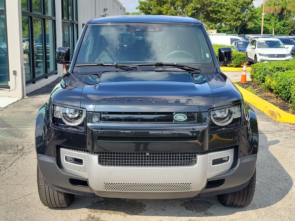 Used 2025 Land Rover Defender 110 S AWD/4WD image 2