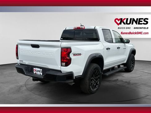 Used 2024 Chevrolet Colorado Trail Boss w/ Technology Package AWD/4WD image 10
