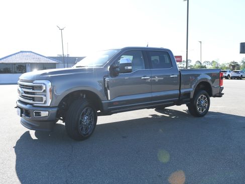 Used 2025 Ford F250 Platinum w/ Platinum Plus Package AWD/4WD image 9