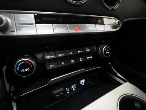 Used 2018 Kia Stinger GT2 image 21