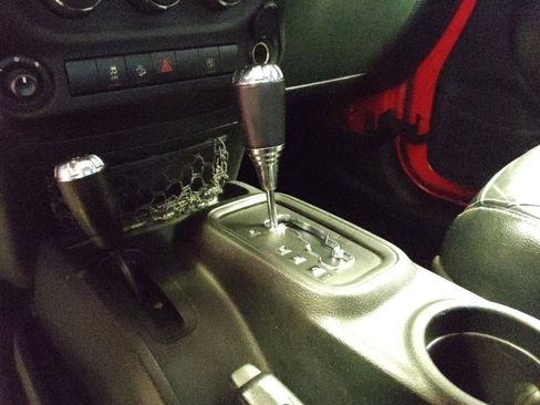 Used 2018 Jeep Wrangler Sport image 26