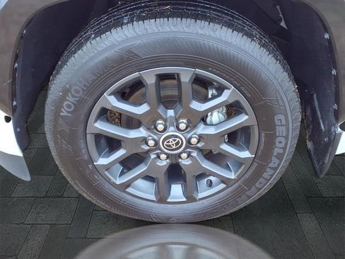 Used 2023 Toyota Sequoia Platinum image 33