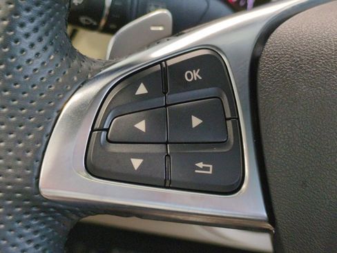 Used 2018 Mercedes-Benz SLC 300 image 23