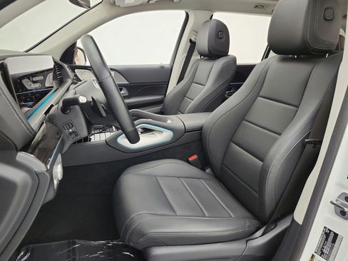 Used 2023 Mercedes-Benz GLS 450 4MATIC image 13
