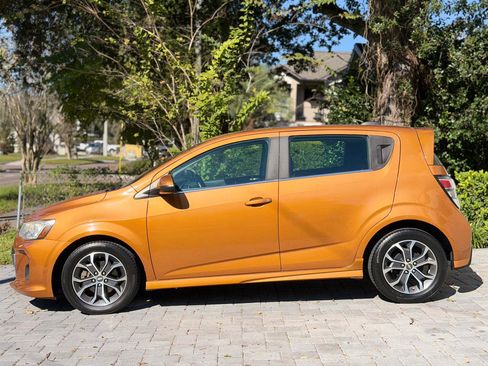 Used 2017 Chevrolet Sonic LT w/ Convenience Package FWD image 2