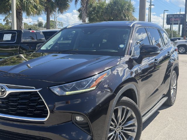 Used 2020 Toyota Highlander Platinum FWD image 7