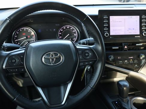 Used 2021 Toyota Camry SE image 17