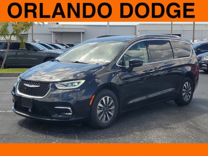 Used 2021 Chrysler Pacifica Touring-L