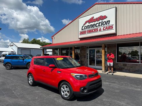 Used 2019 Kia Soul FWD image 2