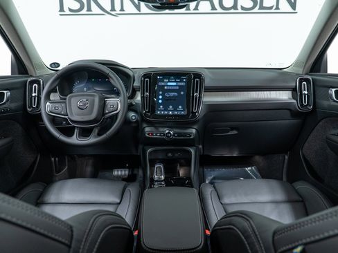 New 2026 Volvo XC40 B5 Plus w/ Protection Package Premier image 15