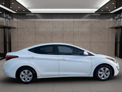 Used 2016 Hyundai Elantra SE FWD image 15