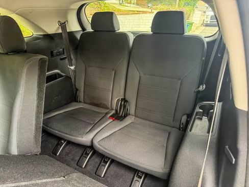 Used 2017 Kia Sorento LX image 10