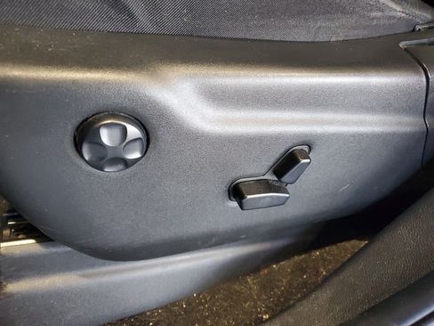 Used 2020 Jeep Grand Cherokee Altitude RWD image 19