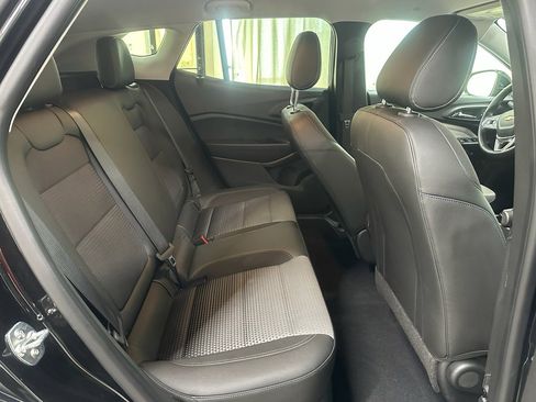 Certified 2025 Chevrolet Trax LT w/ LT Convenience Package image 19