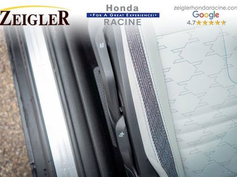 Used 2025 MINI Cooper 2-Door Hardtop image 16