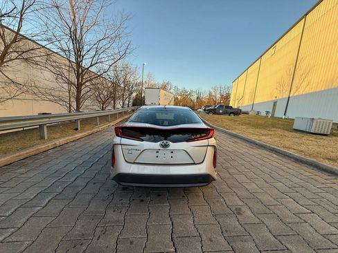 Used 2018 Toyota Prius Prime Premium w/ Carpet Mat Package image 5